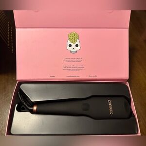 AMIKA Polished Perfection Straightening Brush 2.0